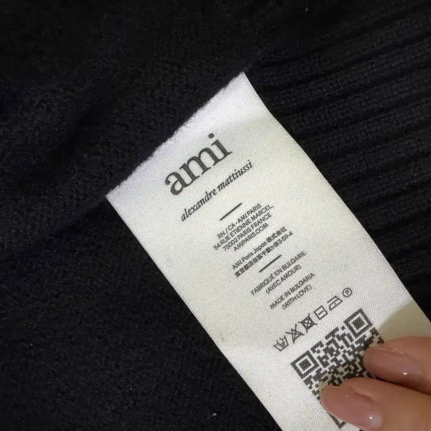 [BUNJANG] AMI Big Heart Cardigan Black Size S / (무배)아미 빅 하트 가디건 S(정품) -여분 단추,실 포함-