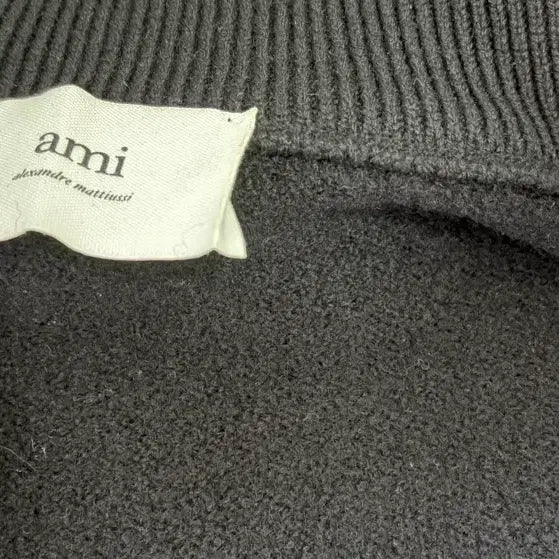 [BUNJANG] AMI Big Heart Cardigan Black Size S / (무배)아미 빅 하트 가디건 S(정품) -여분 단추,실 포함-