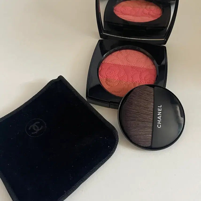 [BUNJANG] Chanel Camelia Futura Powder Blush Trio / 샤넬 블러셔 까멜리아 푸투라 futura 파우더 블러쉬 트리오