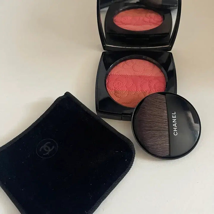 [BUNJANG] Chanel Camelia Futura Powder Blush Trio / 샤넬 블러셔 까멜리아 푸투라 futura 파우더 블러쉬 트리오