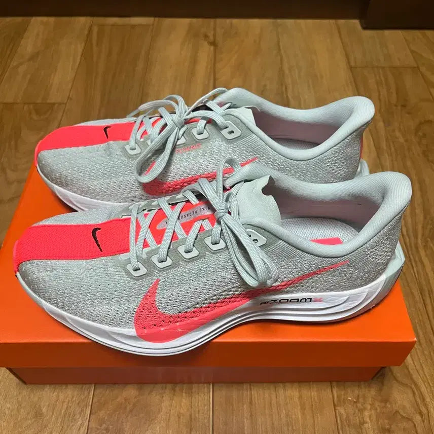 [BUNJANG] Nike Pegasus Plus Running Shoes (Barely Grey Hot Punch) - 255 / 나이키 페가수스 플러스 255 판매