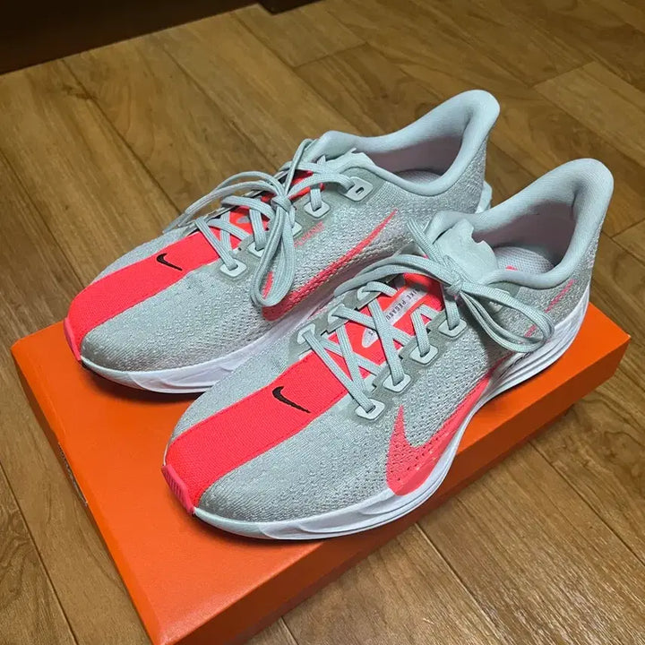 [BUNJANG] Nike Pegasus Plus Running Shoes (Barely Grey Hot Punch) - 255 / 나이키 페가수스 플러스 255 판매