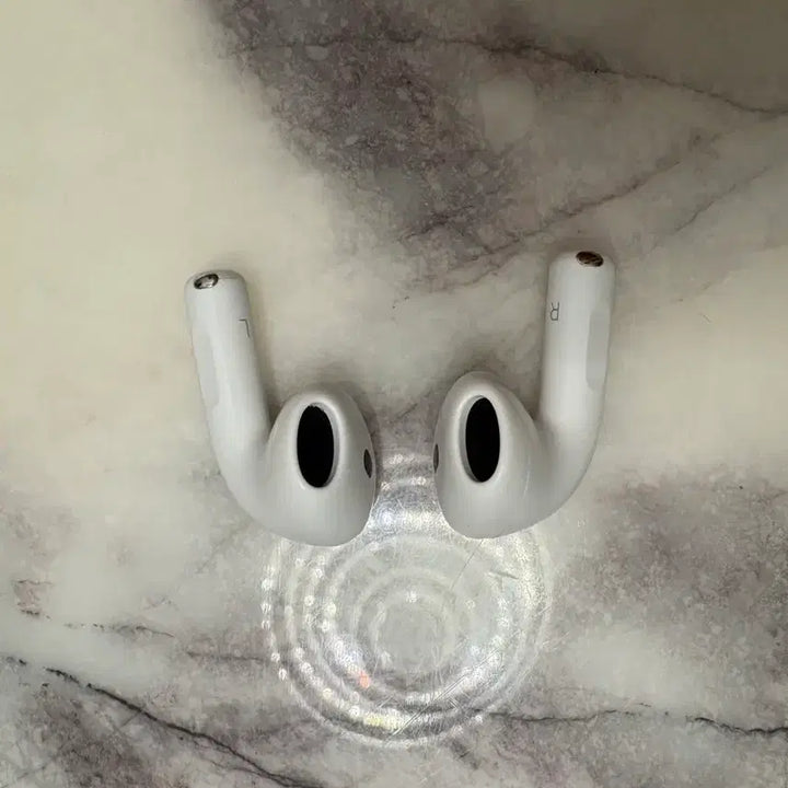 [BUNJANG] Apple AirPods 4 Noise Cancelling / 에어팟 4