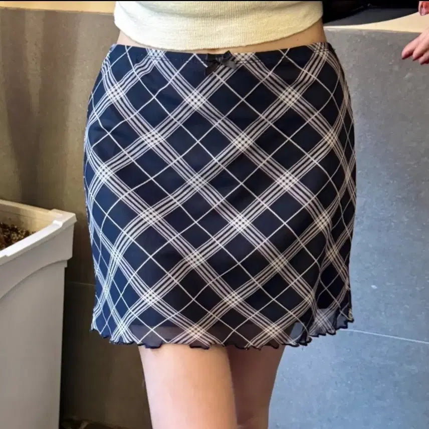 [BUNJANG] Check Chiffon Flare Midi Skirt with Ribbon Detail / 체크 쉬폰 플레어 스커트