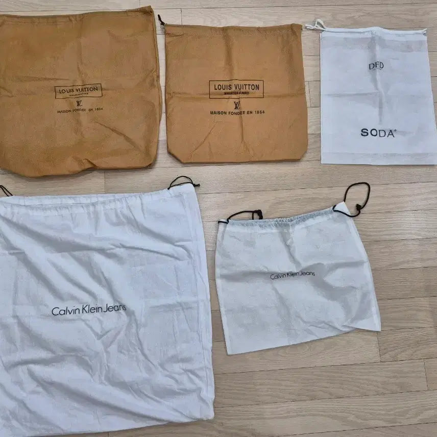 [BUNJANG] Louis Vuitton, Calvin Klein, Soda Dust Bags (5 pcs) / 루이비통, 캘빈클라인 더스트백 5개(장바구니는 필요하시면 함께 드릴께요~