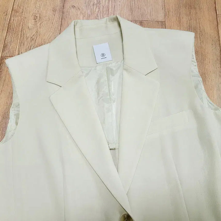 [BUNJANG] Blossom H Company Sleeveless Jacket Ivory / 블러썸에이치컴퍼니 슬리브리스 자켓 55-66