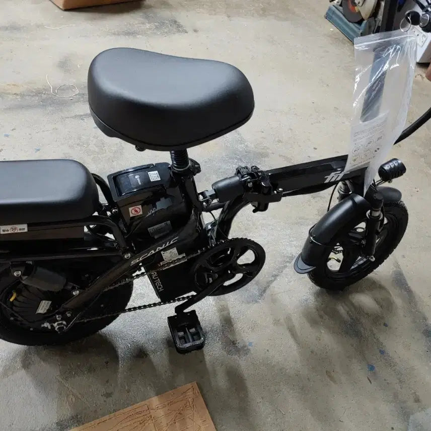 [BUNJANG] AU Tech 48V 7.5Ah Electric Bicycle Battery with Charger and Key / AU테크 48V 배터리 새제품 무상보증 6개월, 충전기포함