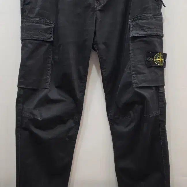 [BUNJANG] Stone Island Black Cargo Pants (23SS) / (정품)스톤아일랜드 블랙 카고 팬츠_23년 제품