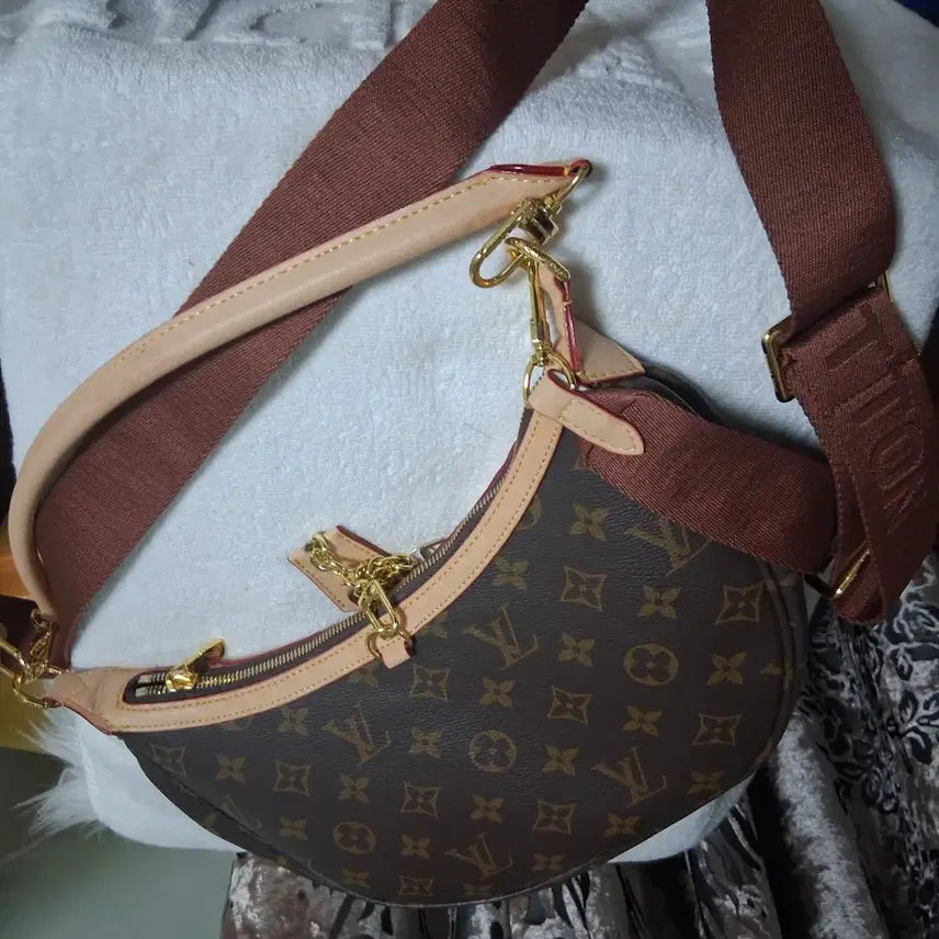 [BUNJANG] Louis Vuitton Monogram Crescent Hobo Shoulder Bag / 루이비통 반달 호보 숄더백