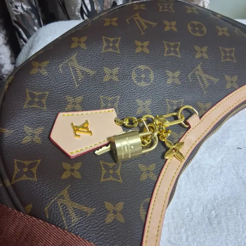 [BUNJANG] Louis Vuitton Monogram Crescent Hobo Shoulder Bag / 루이비통 반달 호보 숄더백