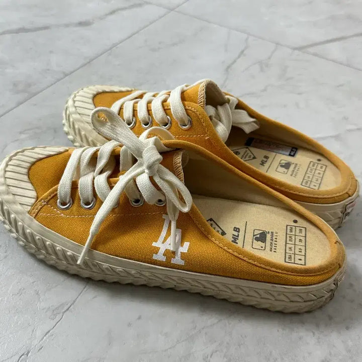 [BUNJANG] MLB LA Dodgers Logo Canvas Sneakers Yellow / MLB LA다저스 로고 캔버스 스니커즈 옐로우