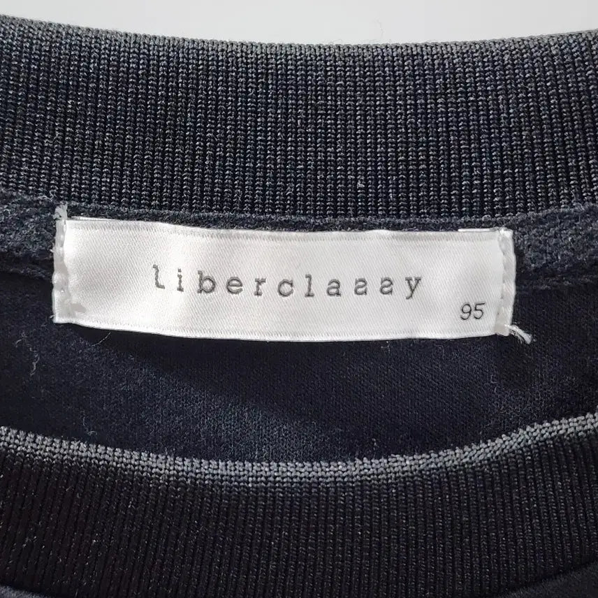 [BUNJANG] River Classy Artwork Half T-Shirt (Size 95) / (95)리버클래시 아트웍 하프 티셔츠 3.5