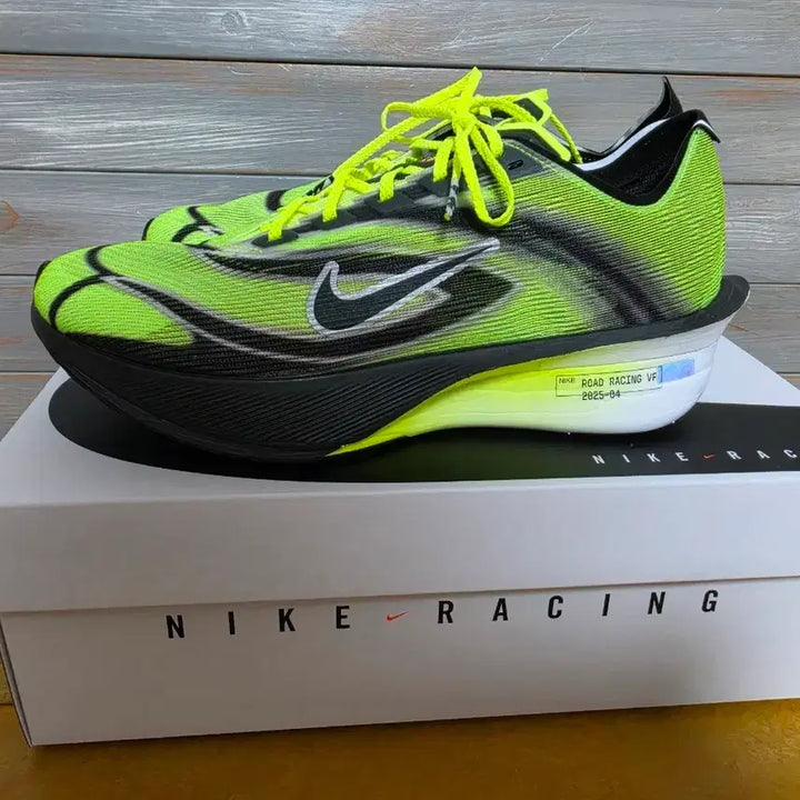 [BUNJANG] Nike Road Racing VF Fluorescent Running Shoes / 나이키 로드 레이싱 VF 형광색 운동화