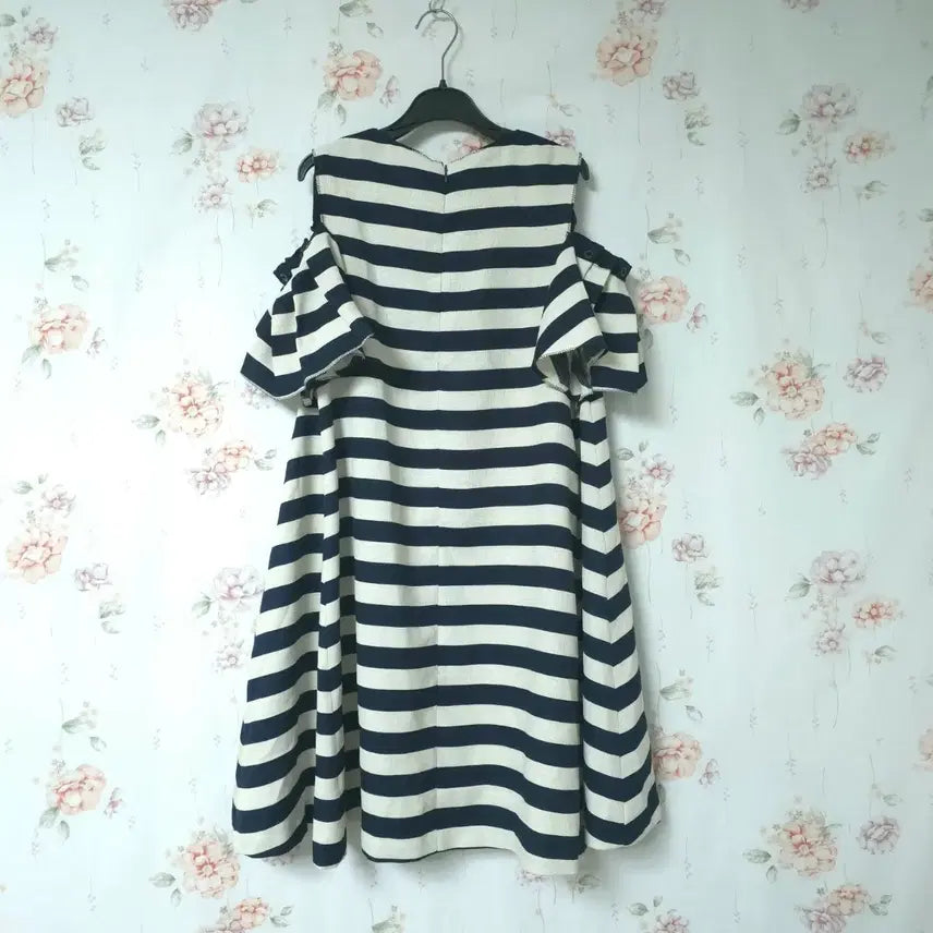 [BUNJANG] VOV Off-Shoulder Striped Mini Dress (Size 55-66) / 보브 VOV 오숄더 원피스 55~66