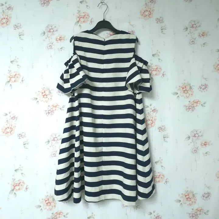 [BUNJANG] VOV Off-Shoulder Striped Mini Dress (Size 55-66) / 보브 VOV 오숄더 원피스 55~66