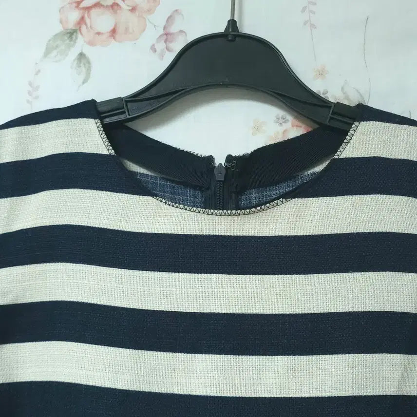[BUNJANG] VOV Off-Shoulder Striped Mini Dress (Size 55-66) / 보브 VOV 오숄더 원피스 55~66