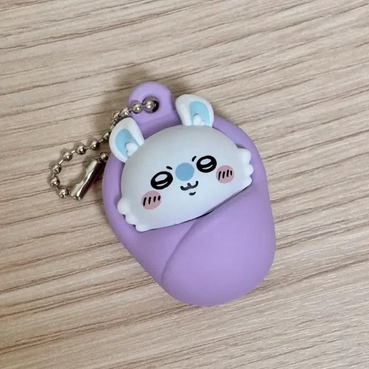 [BUNJANG] Chiikawa Swaddling Mascot Gacha Momonga / 치이카와 포대기 마스코트 가챠 모몽가