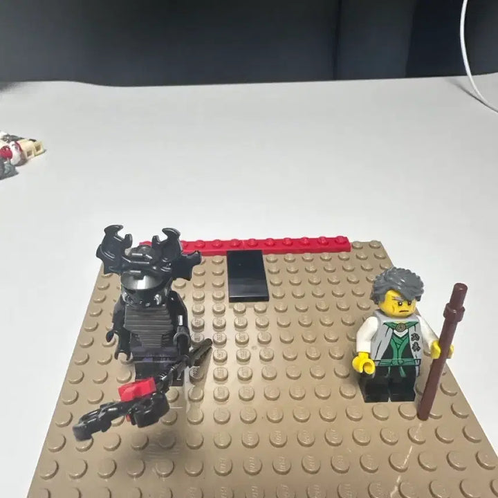 [BUNJANG] LEGO Ninjago Stone Army Garmadon &amp; Master Garmadon Figure Set / 닌자고 스톤아미 가마돈+ 사부 가마돈 팝니다