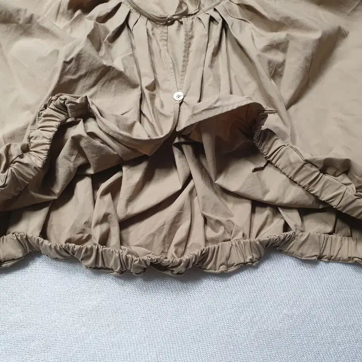 [BUNJANG] J.chung Puff Sleeve Shirring Blouse Beige One Size / J.chung 퍼프 소매 셔링 블라우스 베이지 프리사이즈