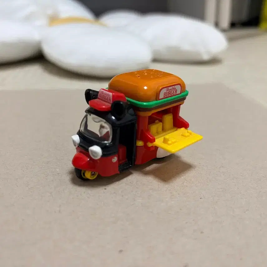 [BUNJANG] Tomica Miniature Car Hamburger Food Truck / 토미카 미니카 햄버거 푸드트럭