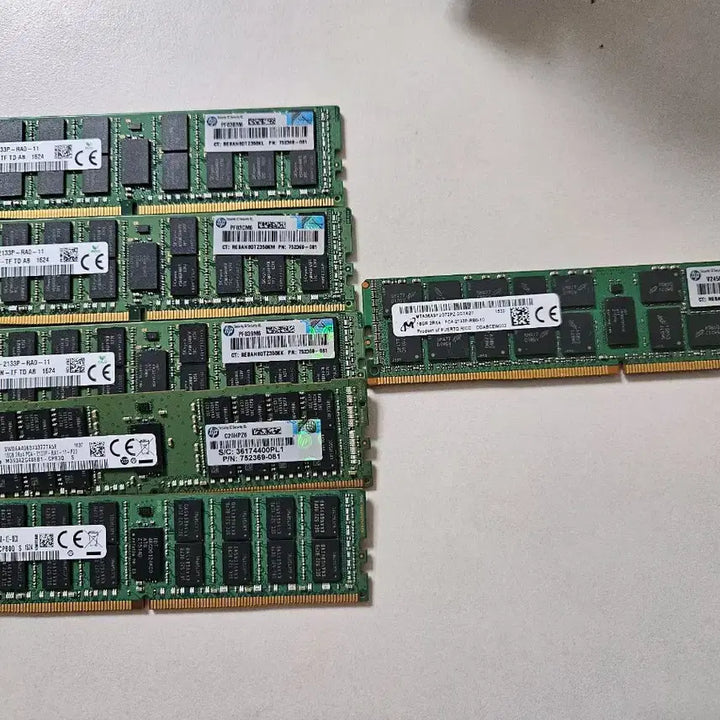[BUNJANG] SK Hynix/Samsung 16GB DDR4 PC4-2133P RAM Module / SK하이닉스/삼성 16GB DDR4 PC4-2133P 램 팝니다
