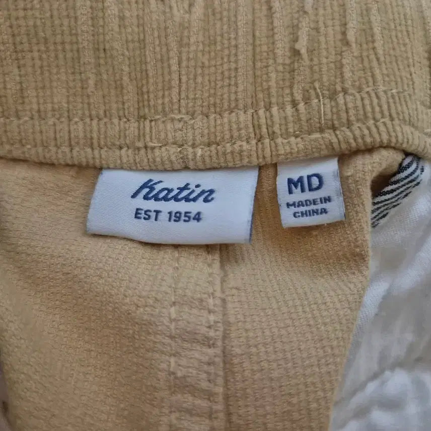 [BUNJANG] Caiton Corduroy Shorts Butter Size 30 / [판매중]케이튼 코듀로이 반바지 버터 30