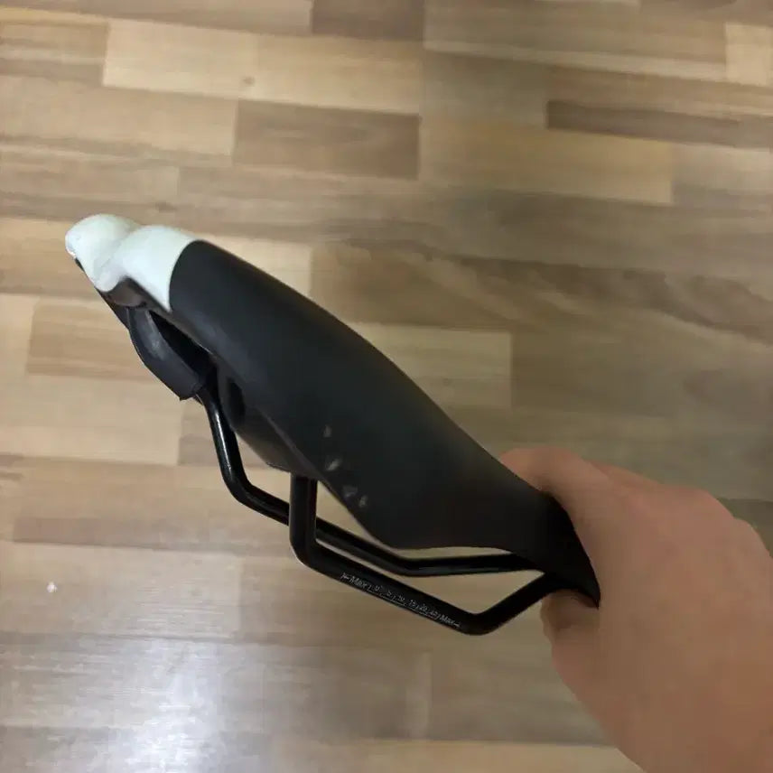 [BUNJANG] Selle Italia Unknown Saddle / 오래오 언노운 안장 팝니다