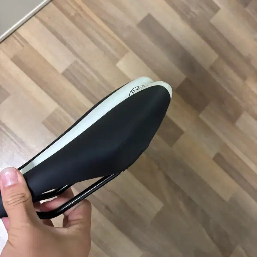 [BUNJANG] Selle Italia Unknown Saddle / 오래오 언노운 안장 팝니다
