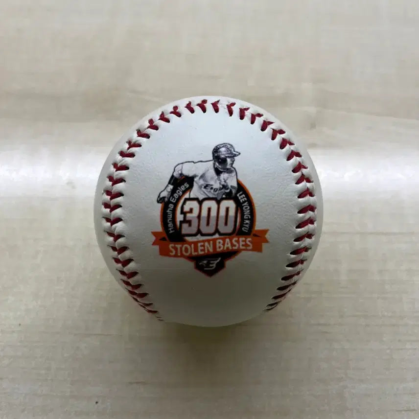 [BUNJANG] Hanwha Eagles Lee Yong-gyu 300 Steals Commemorative Ball / 한화이글스 이용규 300도루 기념구
