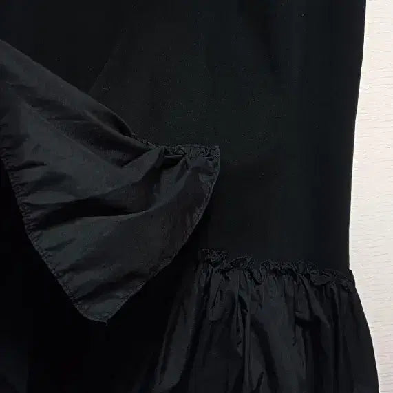 [BUNJANG] Être Mönch Pleated Frill Cotton Knit Dress Black / [에트몽] 플리츠 프릴 코튼니트 원피스 Black 55/정66
