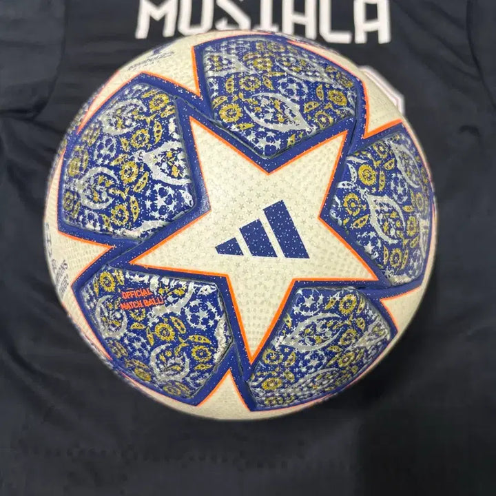 [BUNJANG] Adidas UCL 22-23 Istanbul Finale Official Match Ball / 아디다스 UCL 22-23 이스탄불 피날레 오피셜 매치볼
