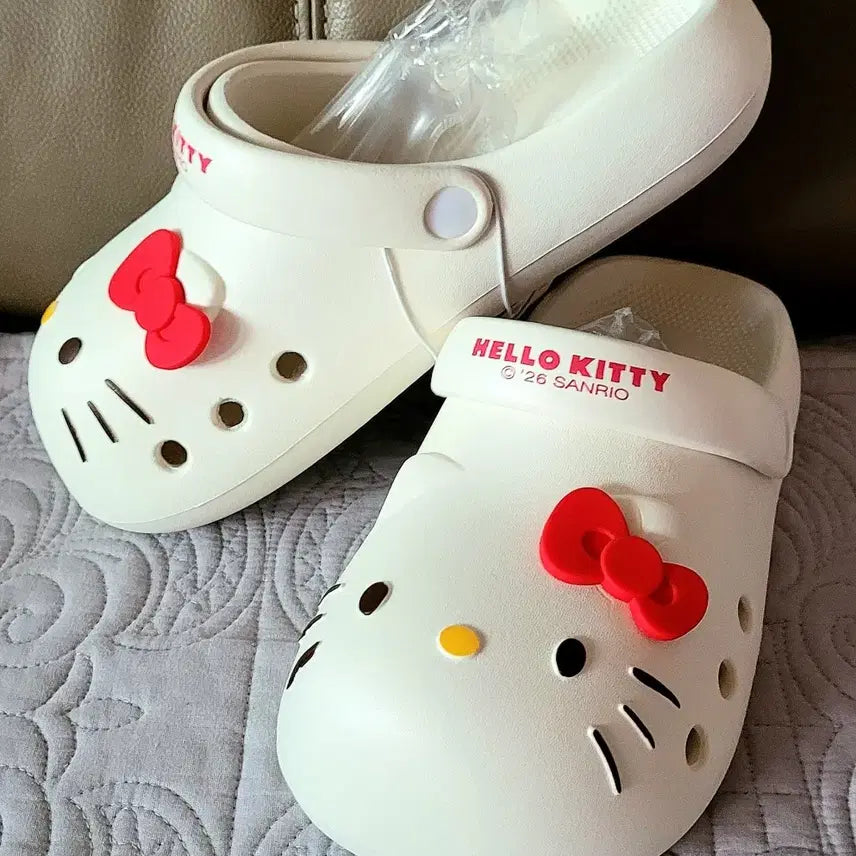 [BUNJANG] Sanrio Hello Kitty Crocs-Style Sandals (Sealed) / 산리오 정품 헬로키티 크록스st 샌들(미개봉새상품)