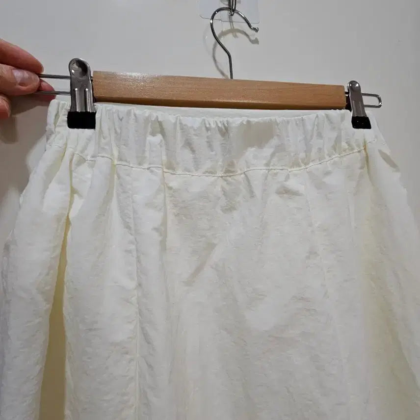 [BUNJANG] Ivory Long Skirt with Half Elastic Waistband / 바스락  롱스커트