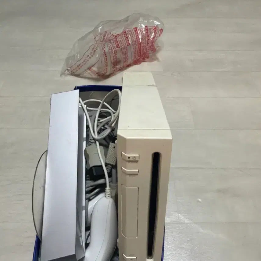 [BUNJANG] Nintendo Wii Console + Controllers Bundle / 닌텐도 위 게임기 본체 + 컨트롤러