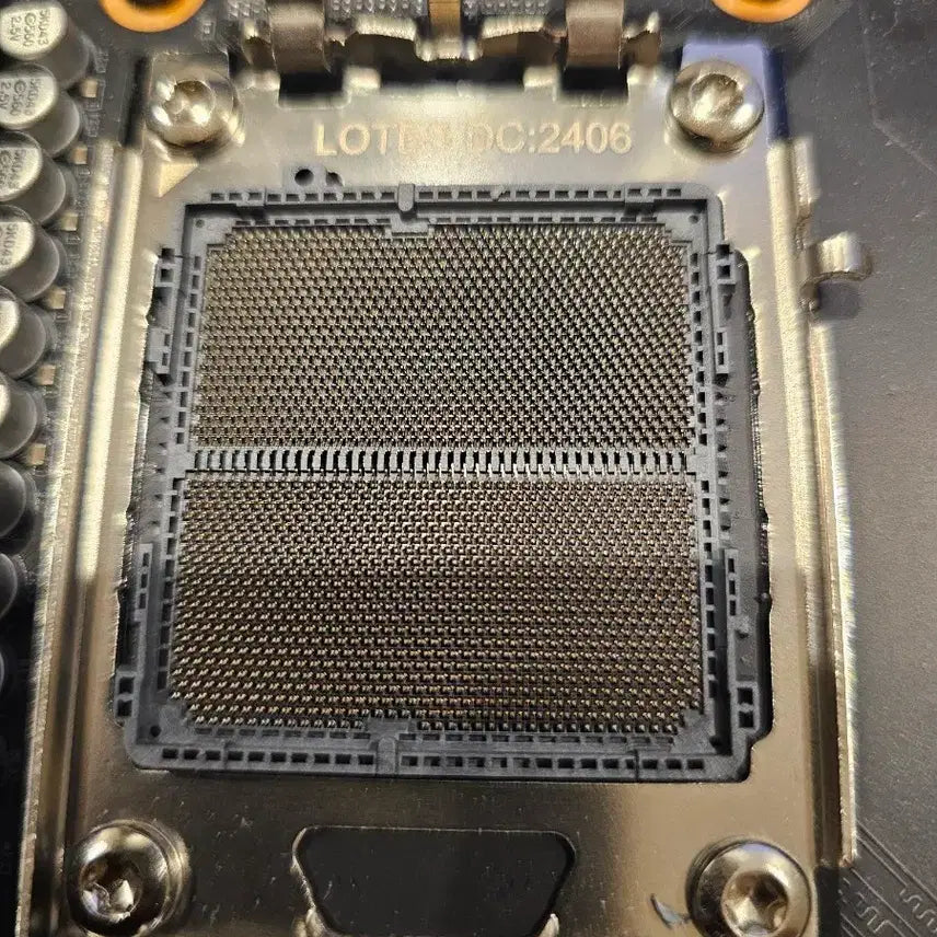[BUNJANG] Gigabyte B650I AORUS Ultra "Night Demon" Motherboard &amp; AMD Ryzen 5 7500F CPU Bundle / B650I 밤악마 +7500f