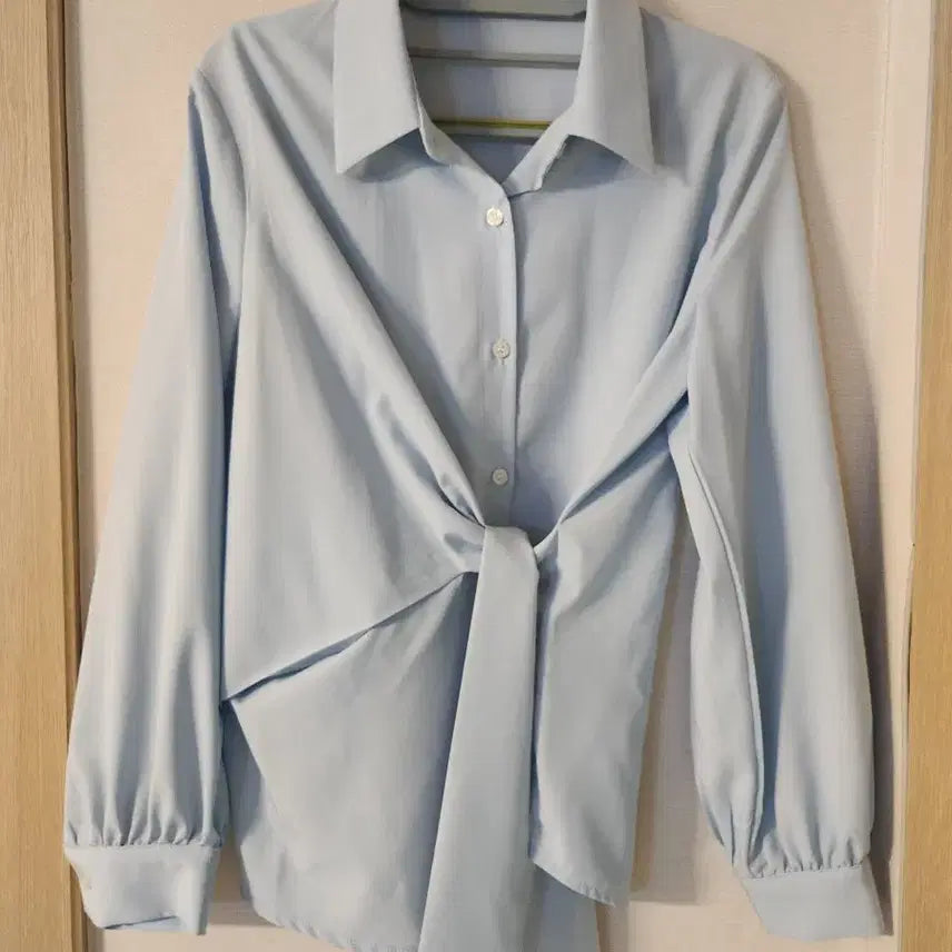 [BUNJANG] Sky Blue Ribbon Tie Wrap Blouse / 바이바이섭 랩 블라우스