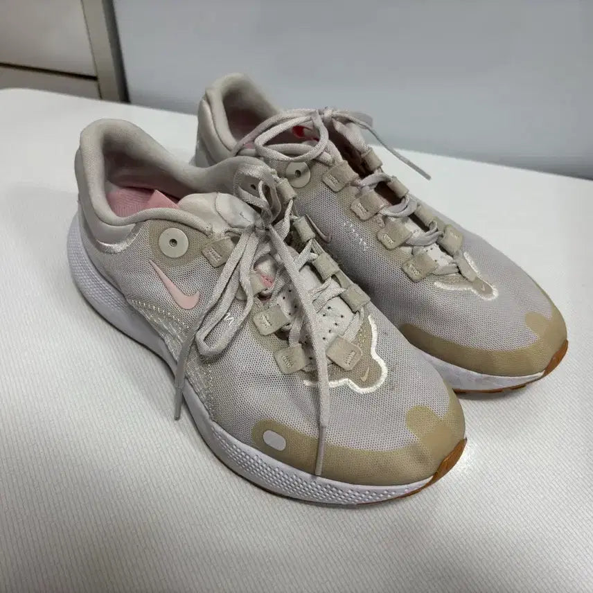 [SOLD OUT] (상태 최상)나이키 이스케이프 런닝화 240