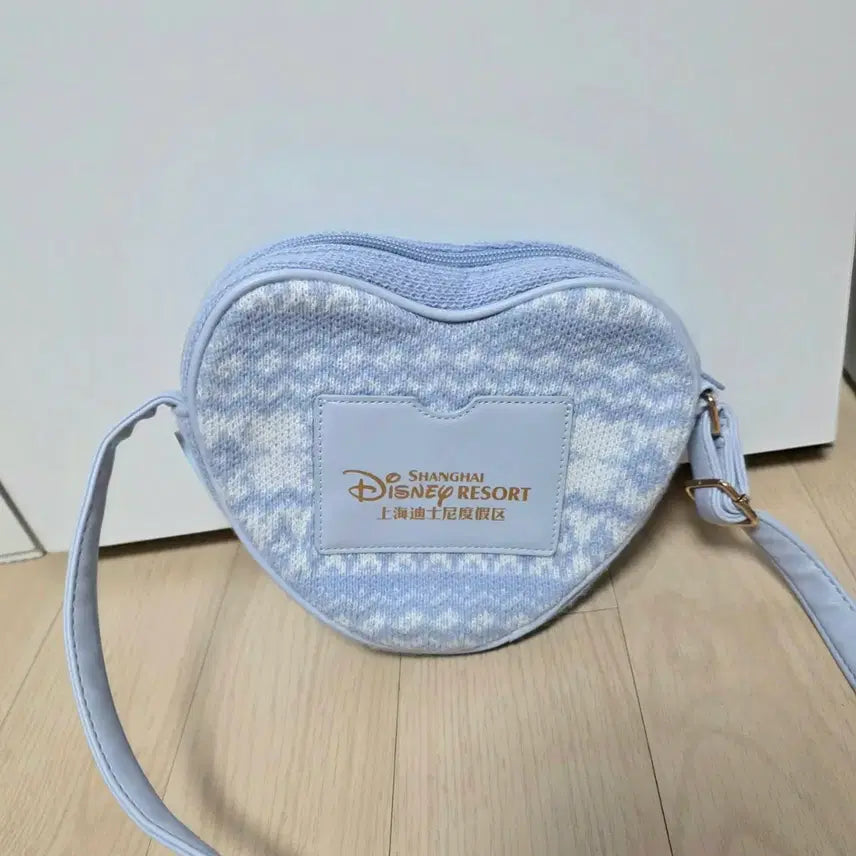 [BUNJANG] Disney Shanghai Frozen Shoulder Bag / Disney Shanghai frozen 상하이 디즈니  겨울왕국숄더백