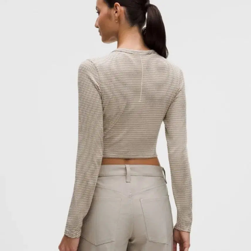 [BUNJANG] Lululemon Hold Tight Straight Hem Crop Long Sleeve Shirt / 룰루레몬 홀드 타이트 스트레이트 헴 크롭 롱슬리브 셔츠