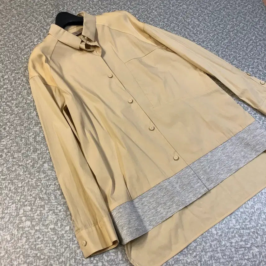 [BUNJANG] LEBEIGE Light Yellow Blouse Shirt - Old Money Style, Workwear / 르베이지 연노랑 블라우스 셔츠 올드머니룩 출근룩 정품