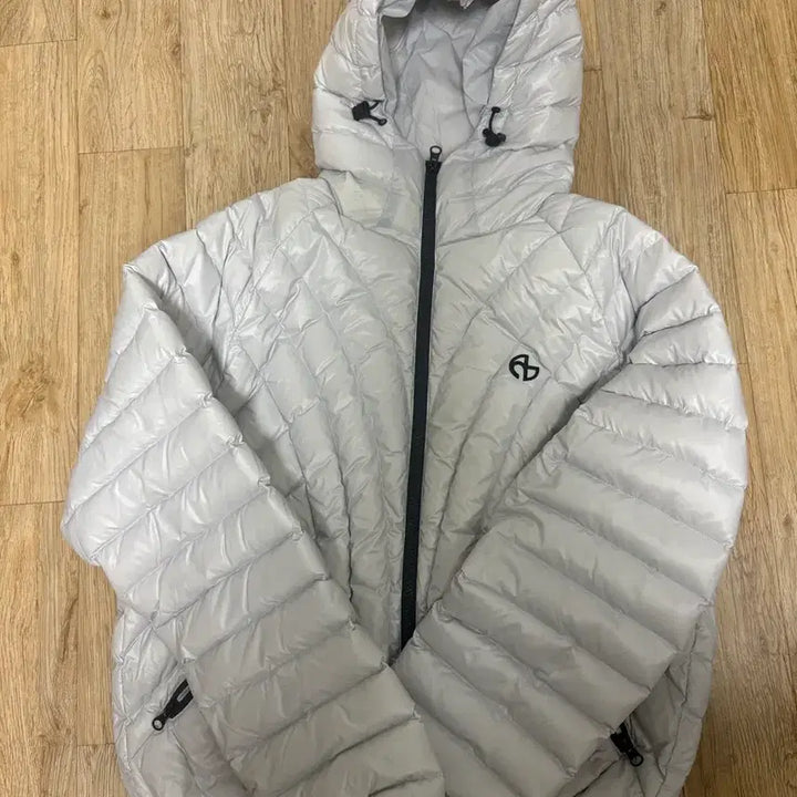 [BUNJANG] Nomoremanual Nubess Glossy Grey Padded Jacket M / 노매뉴얼 누베스 글로시 그레이 패딩