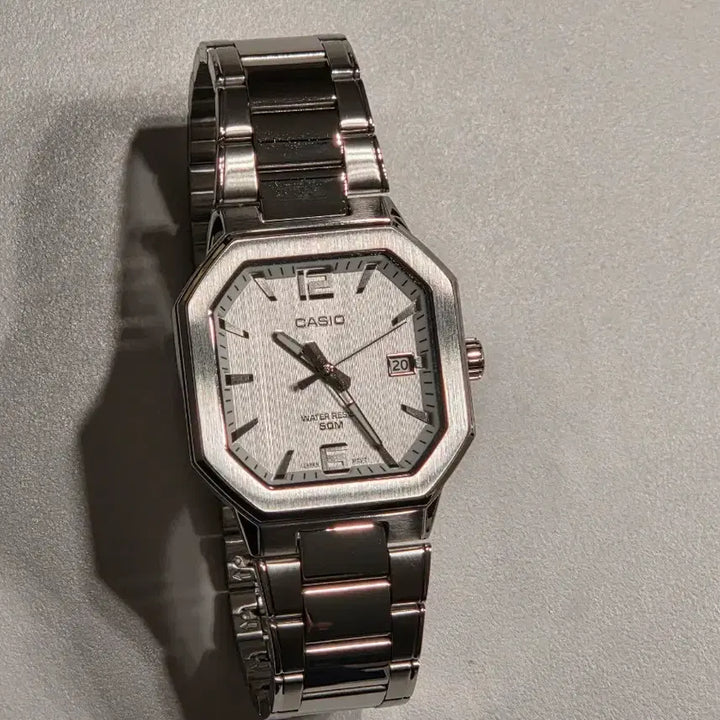 [BUNJANG] Casio Cavitus Square Metal Watch MTP-B195-7AV White Dial / 카시오 카비투스 사각 메탈시계 MTP-B195-7AV 흰판
