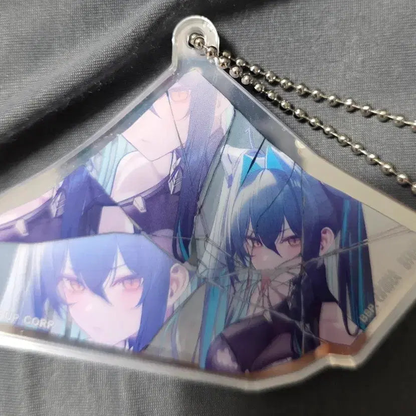 [BUNJANG] Shift Up Corporation Game Illustration Acrylic Keychain / 시프트업 코퍼레이션 게임 일러스트 아크릴 키링 팝니다!!