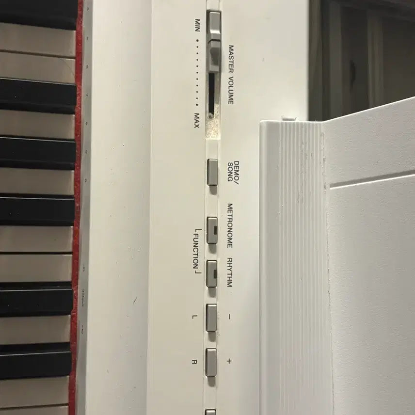 [BUNJANG] Yamaha P-105 Digital Piano White / YAMAHA P-105 야마하 디지털 피아노 건반 화이트
