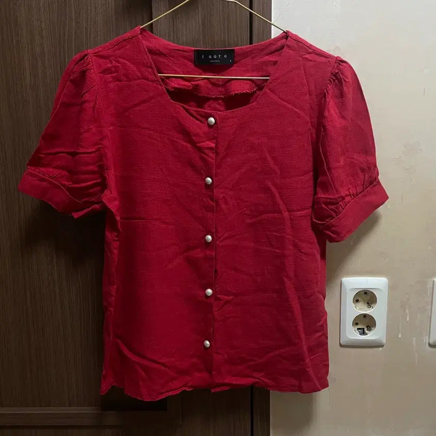 [BUNJANG] Red Pearl Linen Short-Sleeve Blouse Shirt / 레드 진주 반팔 블라우스 린넨 셔츠