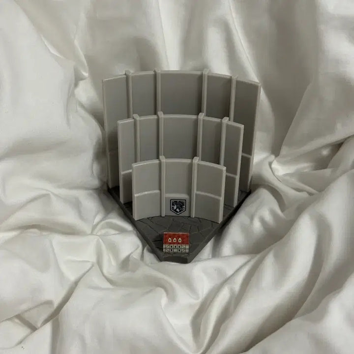 [BUNJANG] Attack on Titan Wall Titan Mariia Wall Diorama Figure / 진격의거인 벽거인 월마리아 벽 디오라마 피규어