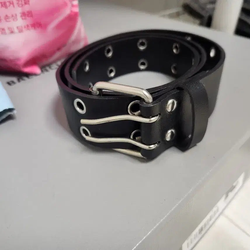 [BUNJANG] Eyelet Detail Black Leather Belt / 아일렛 벨트 블랙