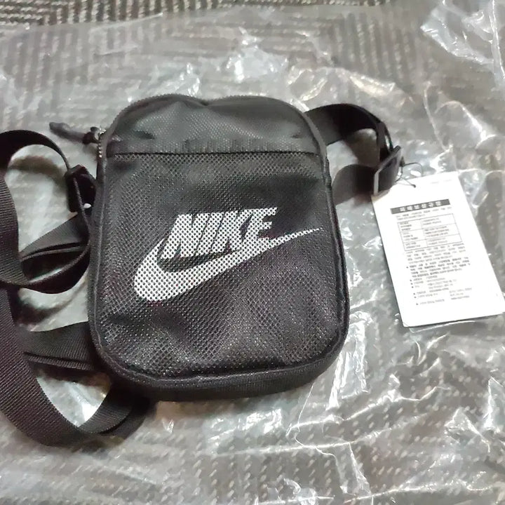 [BUNJANG] Nike Heritage Crossbody Bag / 나이키 헤리티지 크로스바디백 새제품