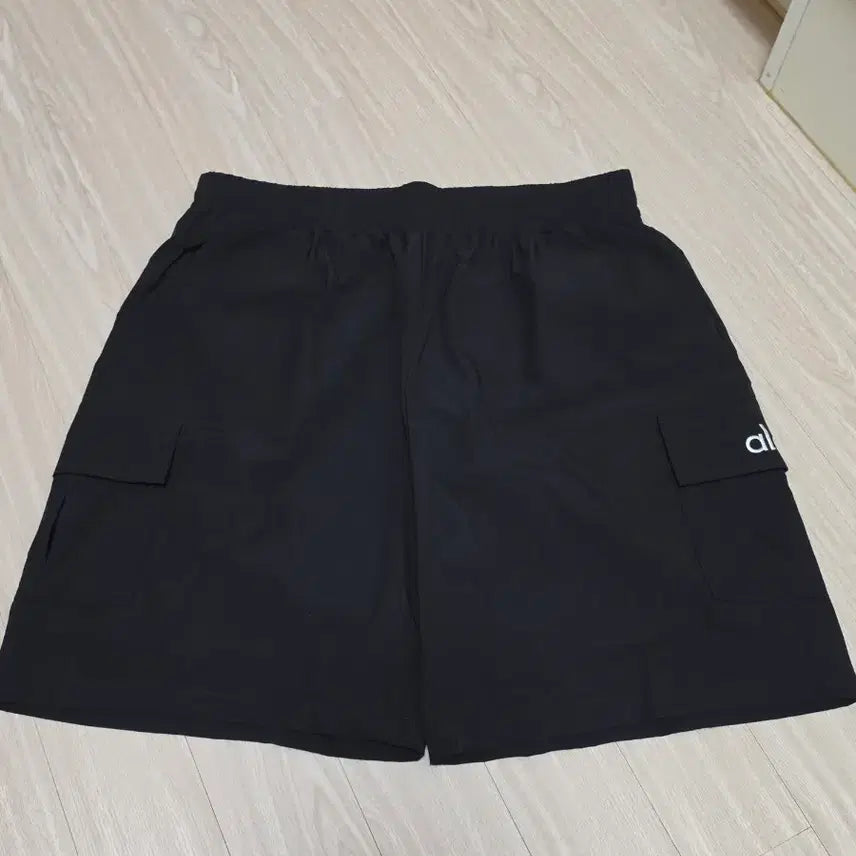 [SOLD OUT] (새상품급) 알로 alo 반바지 사이즈 2XL