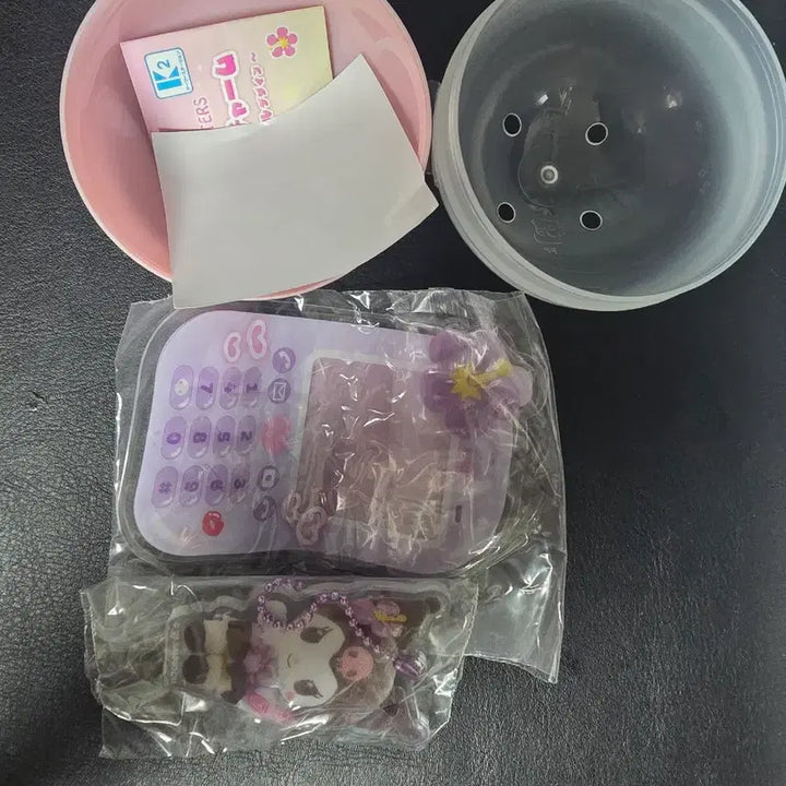 [BUNJANG] Sanrio Heisei Gacha Kuromi Acrylic Charm Keychain / 산리오 캐릭터 헤이세이 가챠 키링 아크릴 참 쿠로미
